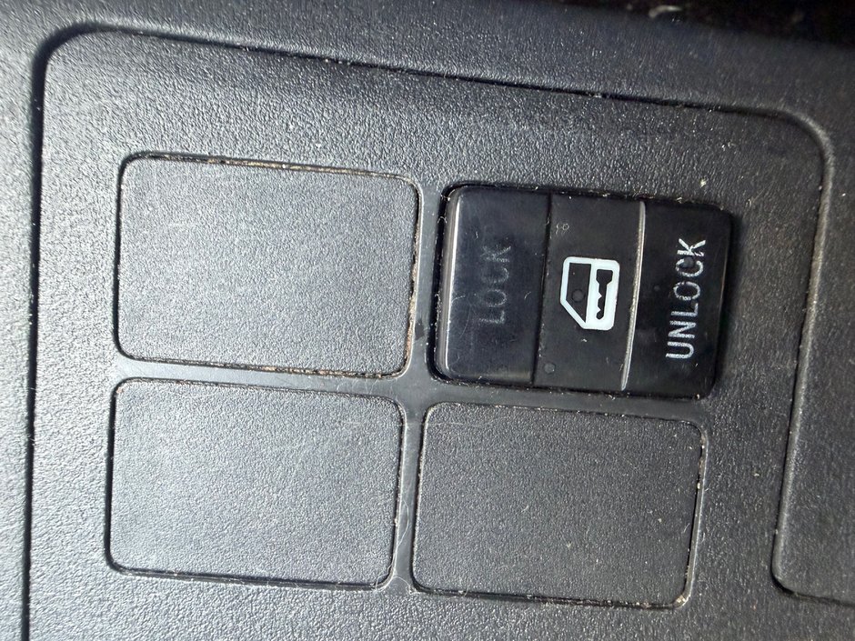 2010 Toyota Yaris-13