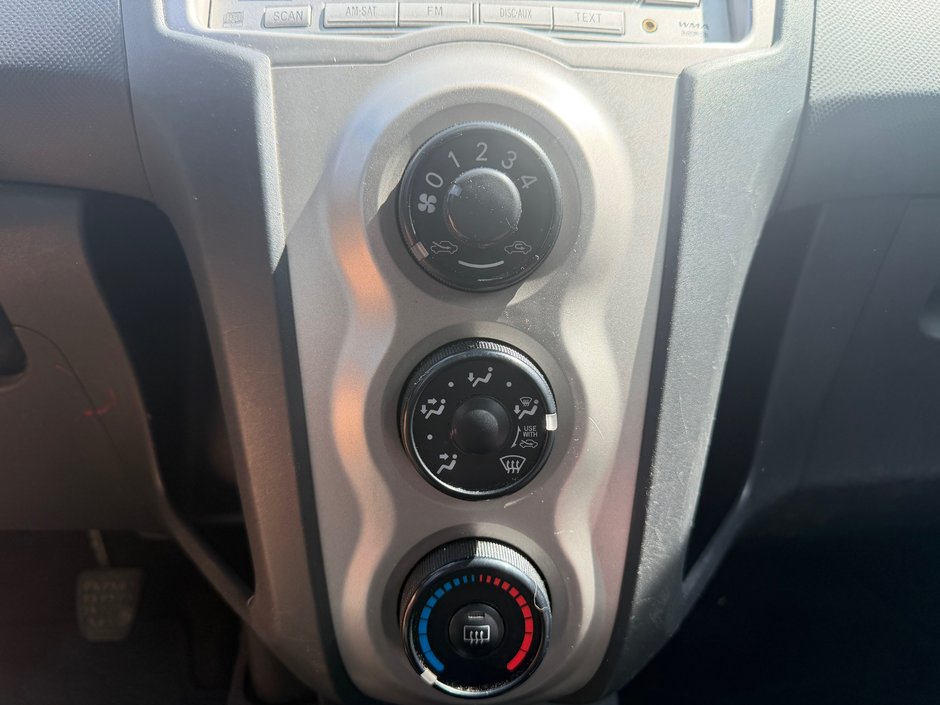 2010 Toyota Yaris-11