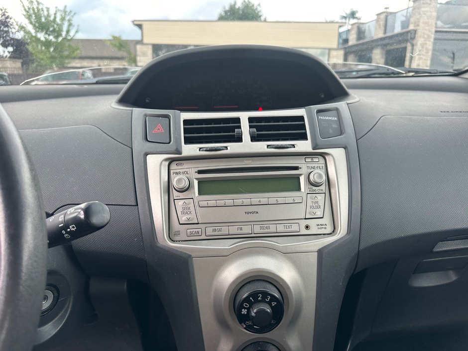 2010 Toyota Yaris-7
