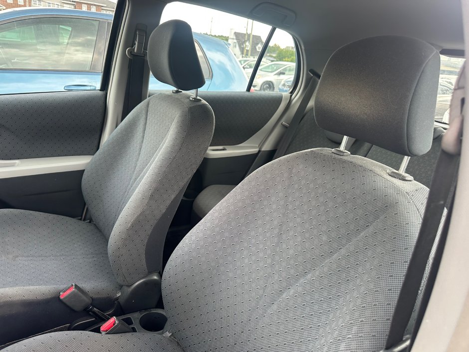 2010 Toyota Yaris-4