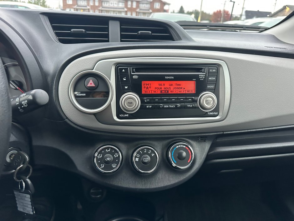 Toyota Yaris CE 2012-6