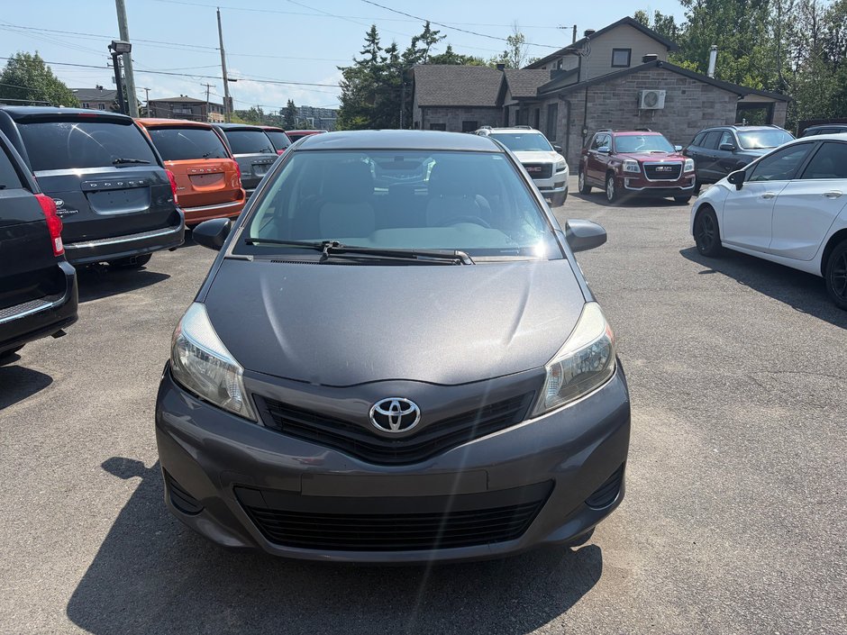 Toyota Yaris LE 2013-1