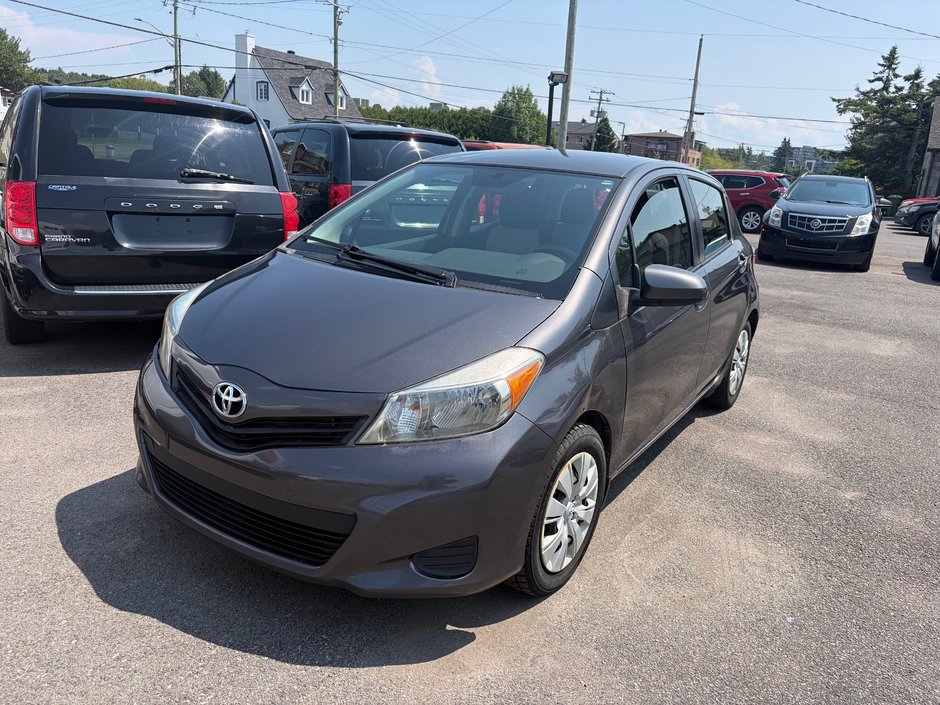 Toyota Yaris LE 2013-0