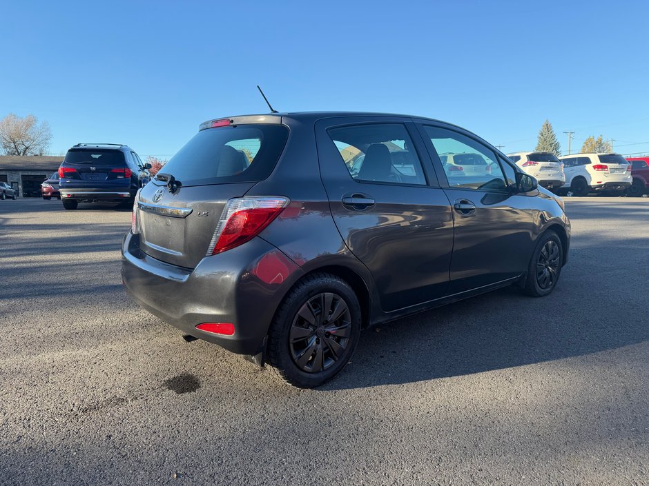 2013 Toyota Yaris LE-4
