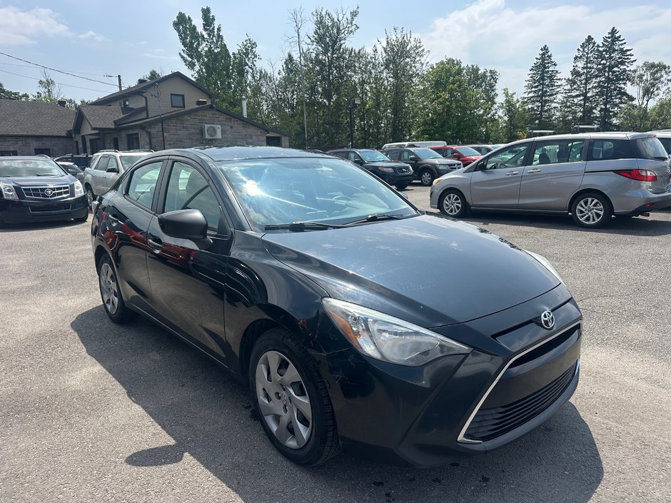2016 Toyota Yaris LE-0