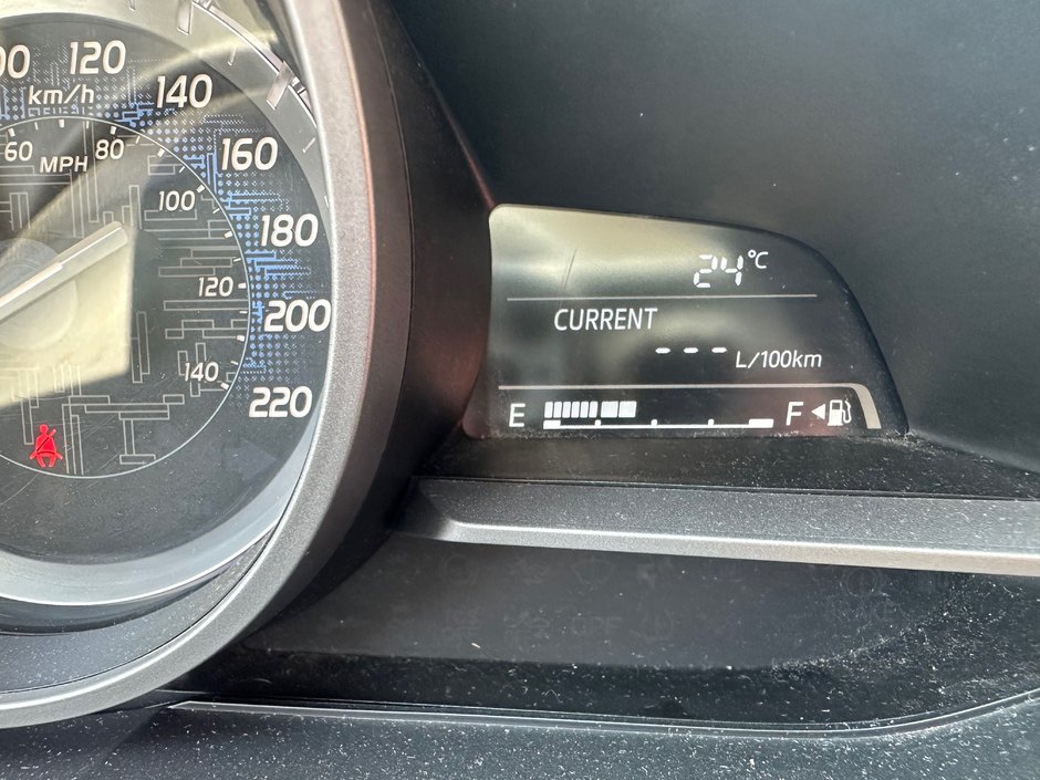 2016 Toyota Yaris LE-13