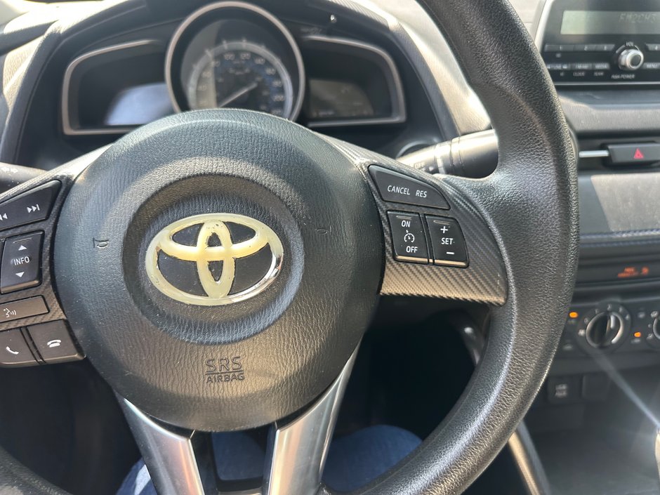 2016 Toyota Yaris LE-8