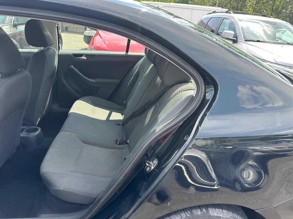2012 Volkswagen Jetta Sedan-6