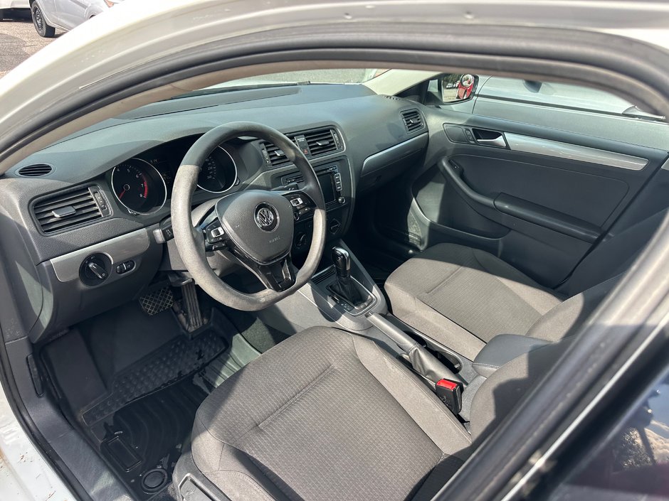 2015 Volkswagen Jetta Sedan-4