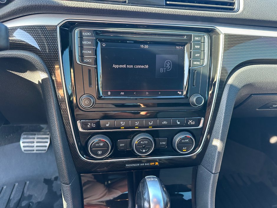 Volkswagen Passat GT Titanium Black 2018-15