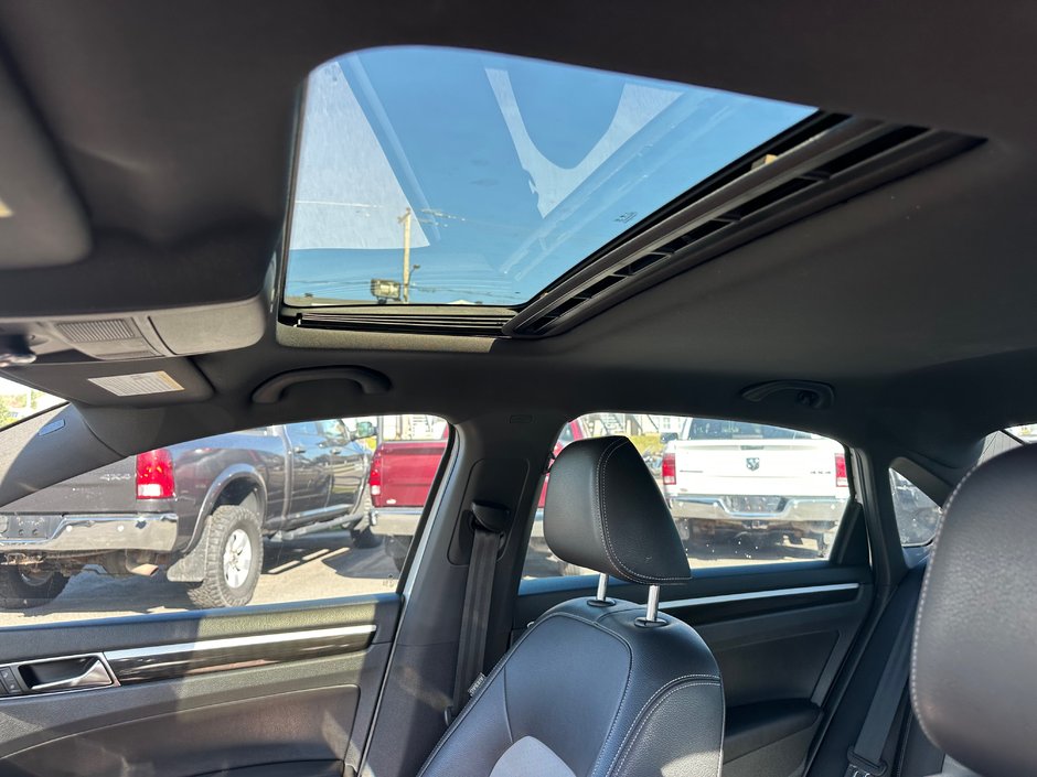 Volkswagen Passat GT Titanium Black 2018-18