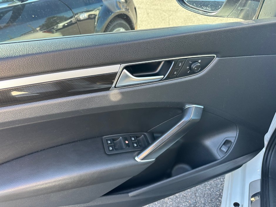 Volkswagen Passat GT Titanium Black 2018-7