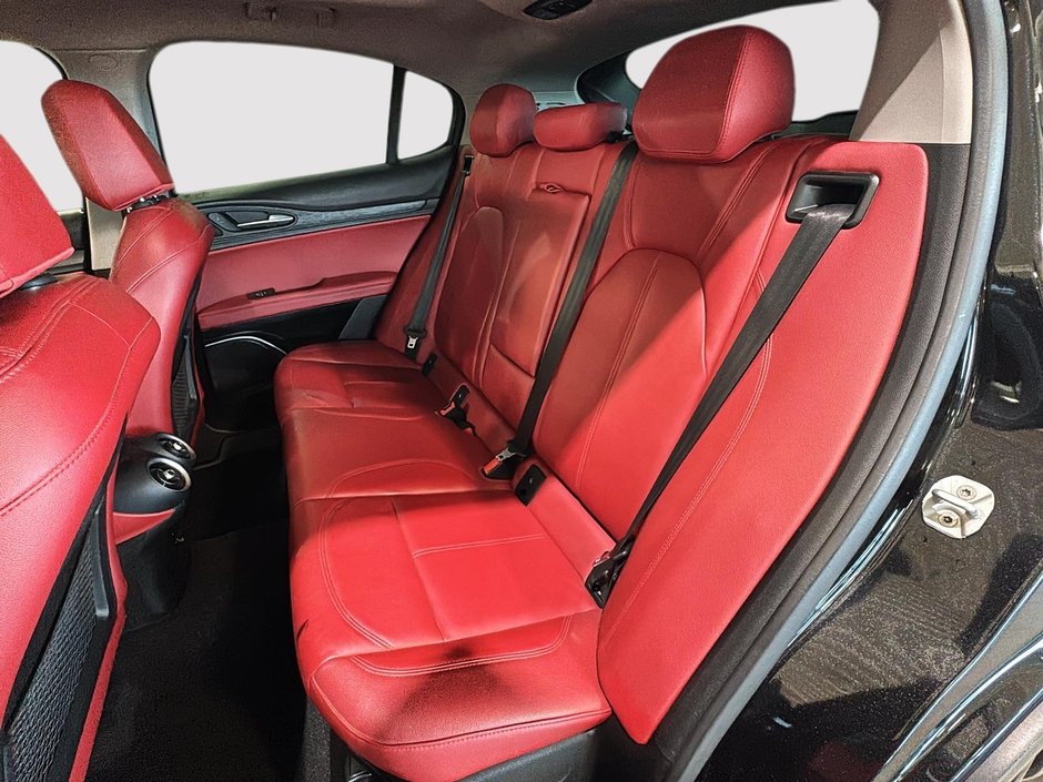 Alfa Romeo Stelvio Q4 TOIT PANO CUIR ROUGE CARPLAY GPS 2020-23