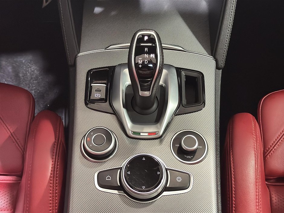 Alfa Romeo Stelvio VELOCE Q4 TOIT CUIR ROUGE GPS CARPLAY 2022-27