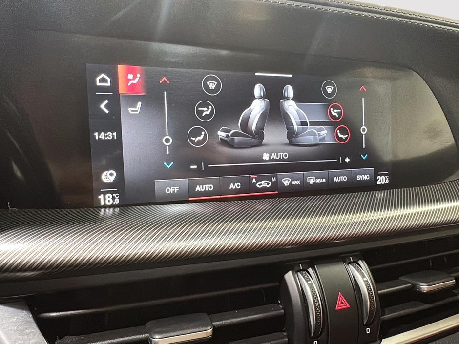 Alfa Romeo Stelvio VELOCE Q4 TOIT CUIR ROUGE GPS CARPLAY 2022-33