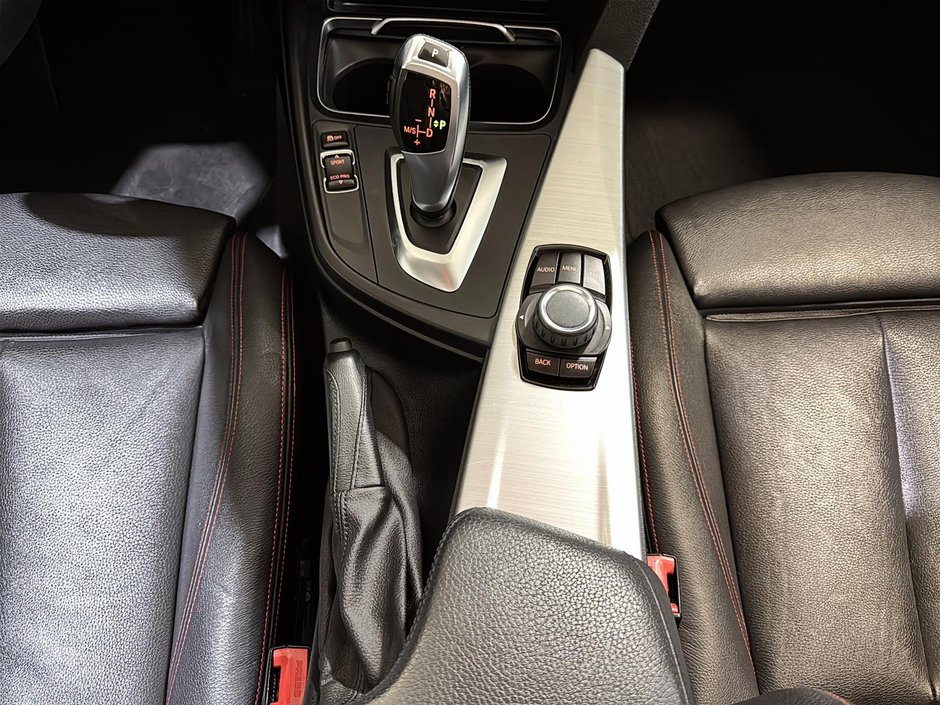 BMW 3 Series 320i XDRIVE TOIT BLUETOOTH SIEGES ELECTRIQUES 2016-22
