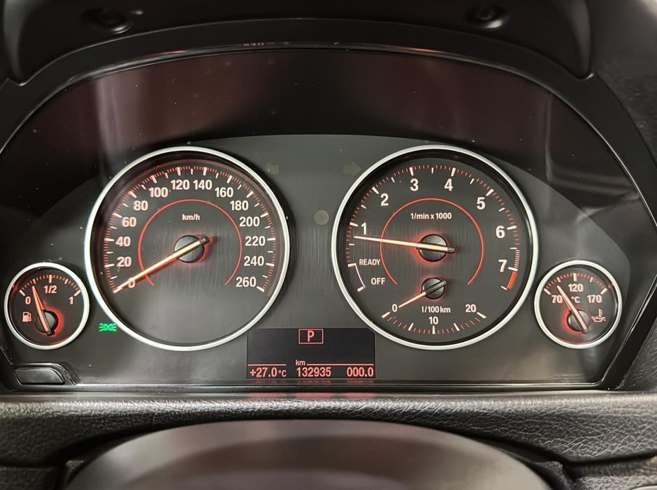 BMW 3 Series 320i XDRIVE TOIT BLUETOOTH SIEGES ELECTRIQUES 2016-29