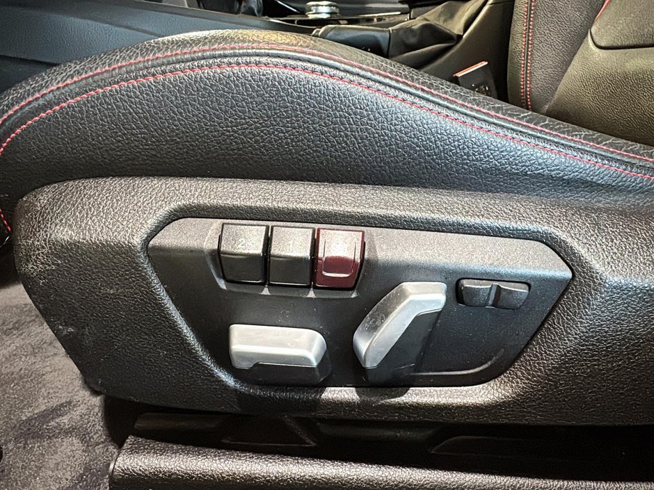 BMW 3 Series 330i xDrive TOIT GPS BLUETOOTH CUIR 2017-15