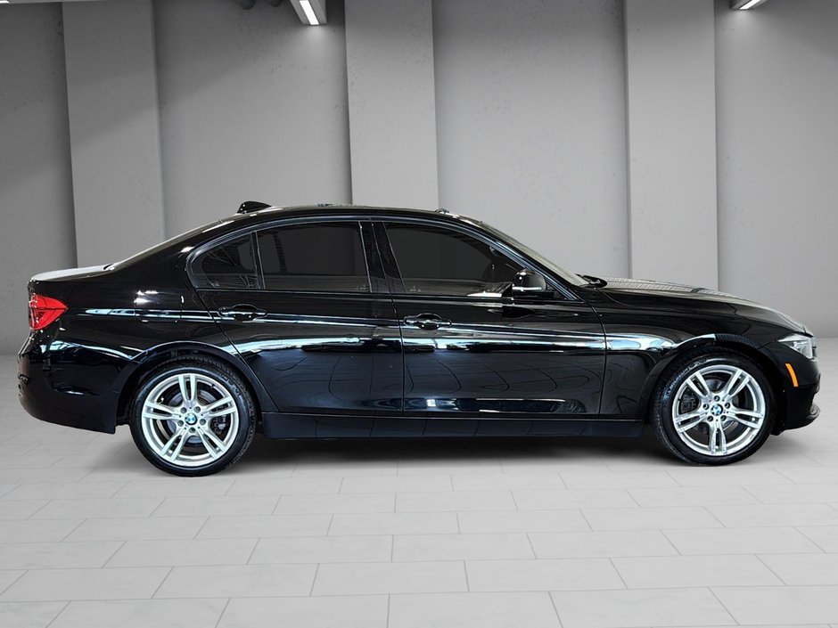 BMW 3 Series 330i xDrive TOIT GPS BLUETOOTH CUIR 2017-10
