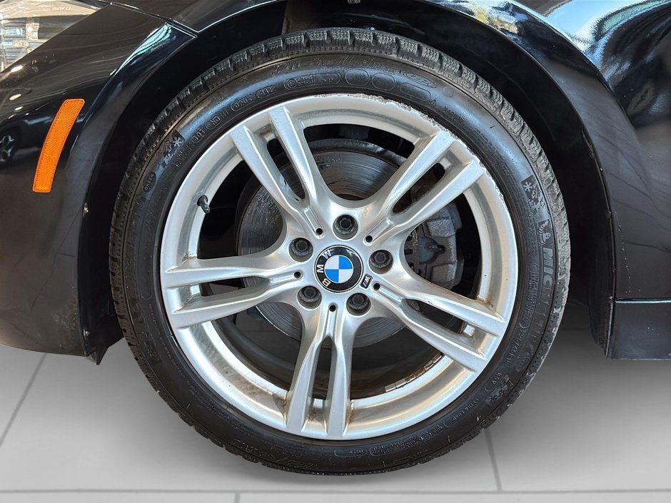 BMW 3 Series 330i xDrive TOIT GPS BLUETOOTH CUIR 2017-3
