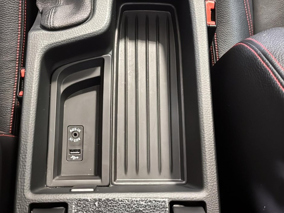 BMW 3 Series 330i xDrive TOIT GPS BLUETOOTH CUIR 2017-34