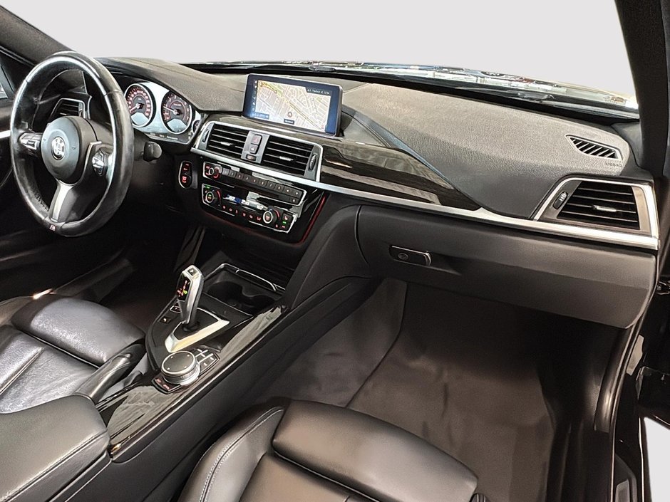 BMW 3 Series 330I XDRIVE M SPORT CUIR GPS TOIT OUVRANT CARPLAY 2018-17