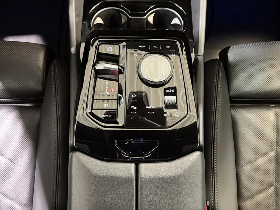 BMW 5 Series 530I XDRIVE TOIT PANORAMIQUE CUIR CARPLAY 2024-25