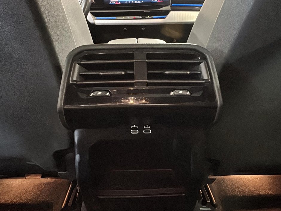 BMW 5 Series 530I XDRIVE TOIT PANORAMIQUE CUIR CARPLAY 2024-38
