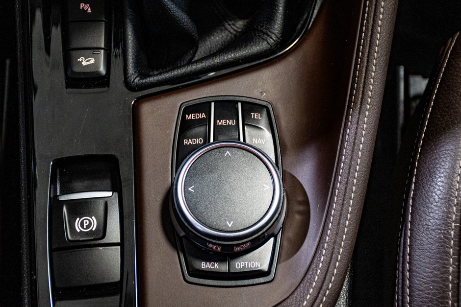 BMW X1 XDRIVE28i X LINE- PREMIUM AMELIORÉ - TOIT - CUIR - 2016-32