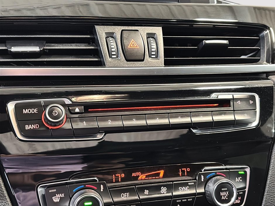 BMW X1 xDrive28i TOIT OUVRANT AWD CUIR MAGS 2017-28