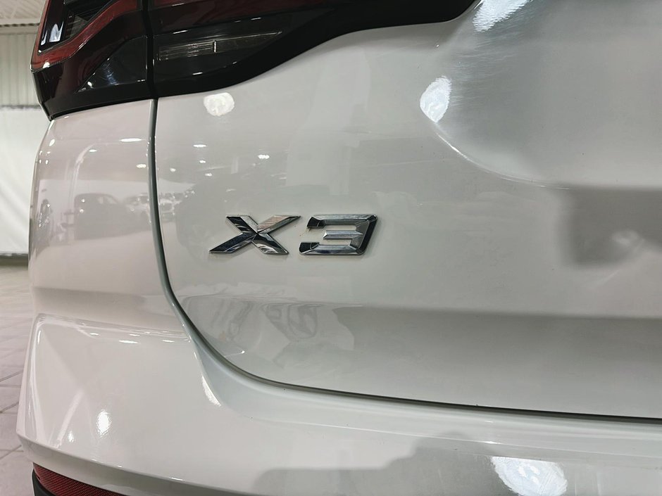 BMW X3 XDrive30i PREMIUM PKG TOIT PANO NAV 2022-11