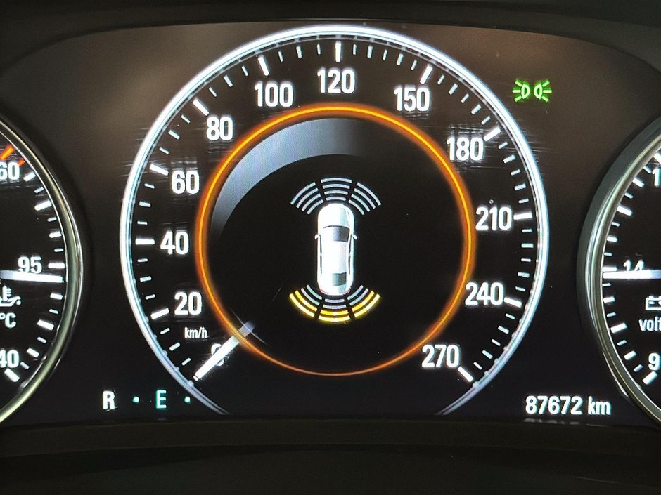 Buick LaCrosse AVENIR V6 AWD TOIT PANORAMIQUE GPS CUIR SON BOSE 2018-35