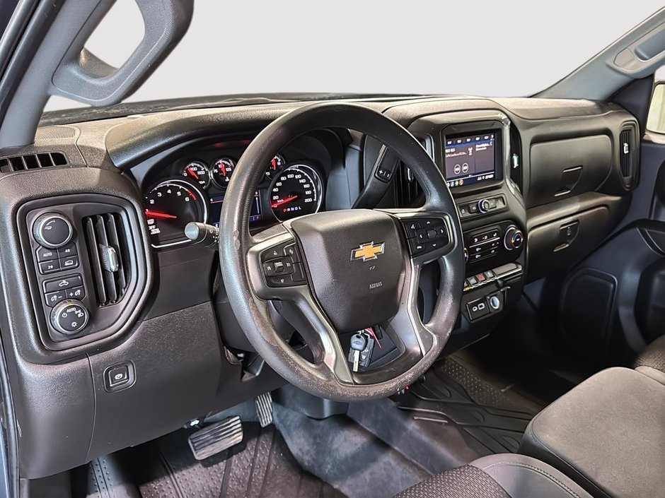 Chevrolet Silverado 1500 LTD CUSTOM 6 PLACES CARPLAY AIR CLIMATISE HITCH 2022-2