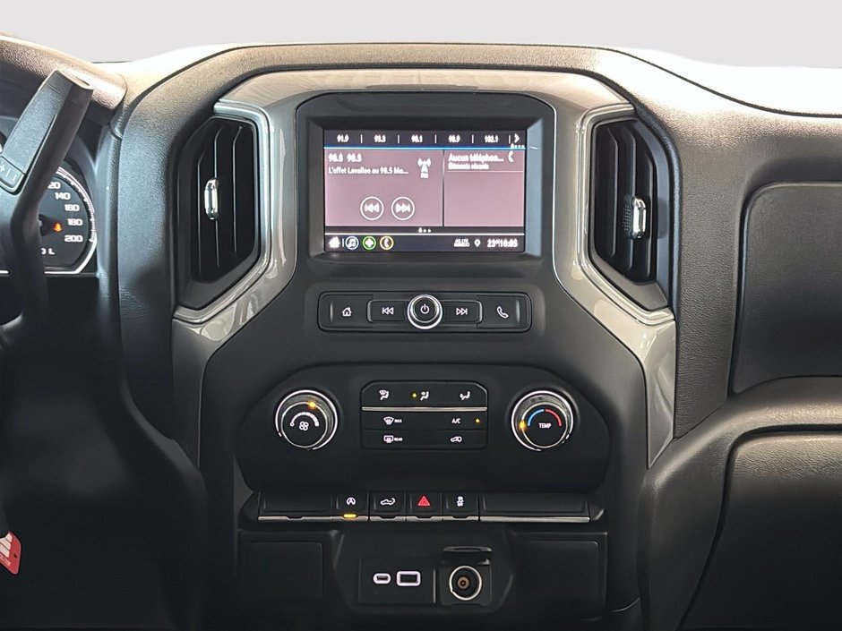 Chevrolet Silverado 1500 LTD CUSTOM 6 PLACES CARPLAY AIR CLIMATISE HITCH 2022-23