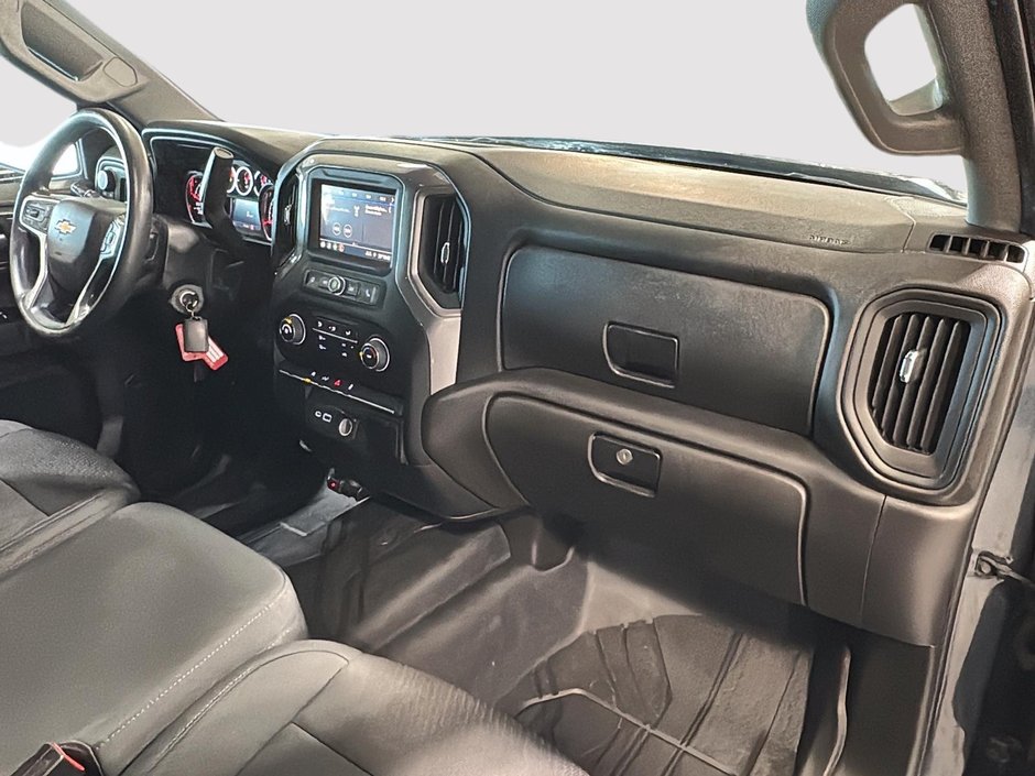Chevrolet Silverado 1500 LTD CUSTOM 6 PLACES CARPLAY AIR CLIMATISE HITCH 2022-18