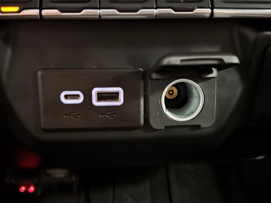 Chevrolet Silverado 1500 LTD CUSTOM 6 PLACES CARPLAY AIR CLIMATISE HITCH 2022-35