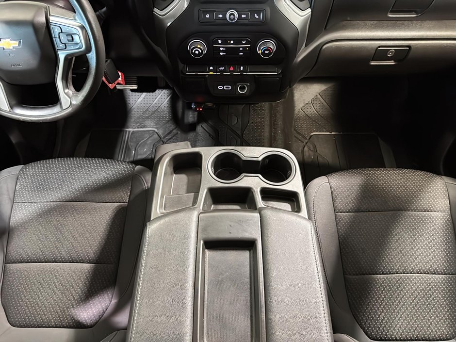 Chevrolet Silverado 1500 LTD CUSTOM 6 PLACES CARPLAY AIR CLIMATISE HITCH 2022-24