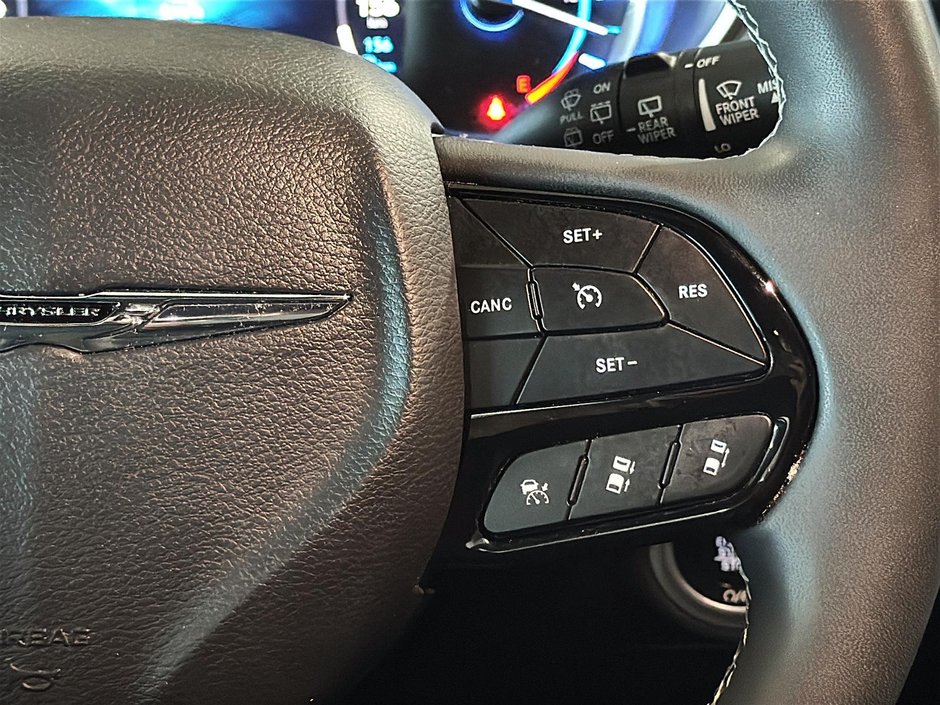 Chrysler Pacifica Hybrid HYBRID PLUG TOURING L CUIR CARPLAY GPS 2023-28