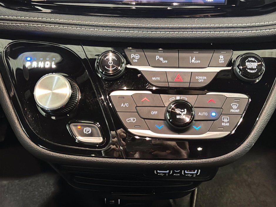 Chrysler Pacifica Hybrid HYBRID PLUG TOURING L CUIR CARPLAY GPS 2023-20