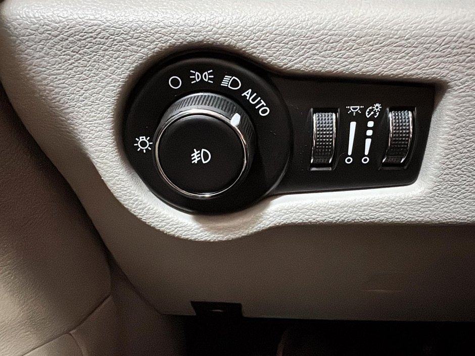 Chrysler Pacifica LIMITED GPS CUIR CARPLAY TOIT 2019-40