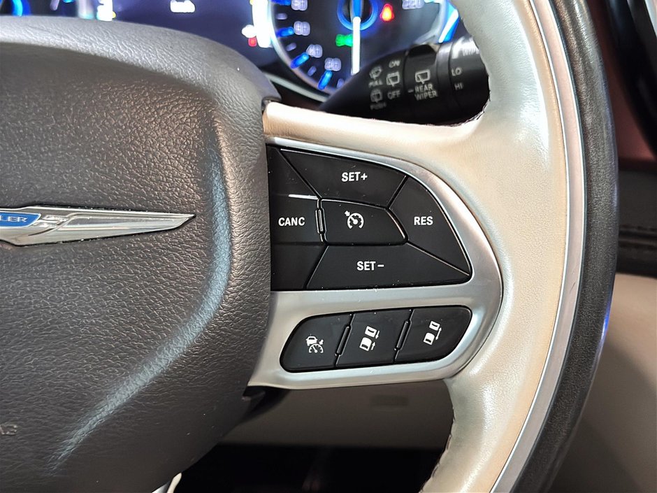 Chrysler Pacifica LIMITED GPS CUIR CARPLAY TOIT 2019-37