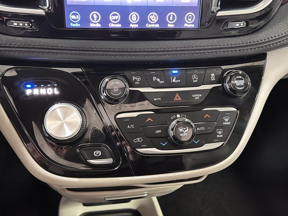 Chrysler Pacifica LIMITED GPS CUIR CARPLAY TOIT 2019-28