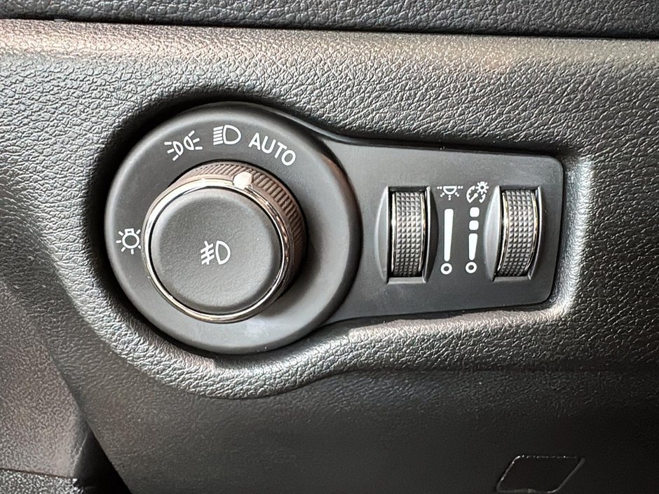 Chrysler Pacifica LIMITED GPS CUIR CARPLAY TOIT 2025-40