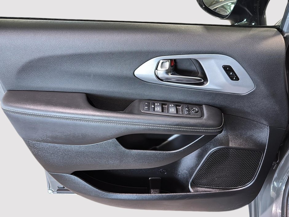 Chrysler Pacifica LIMITED GPS CUIR CARPLAY TOIT 2025-19