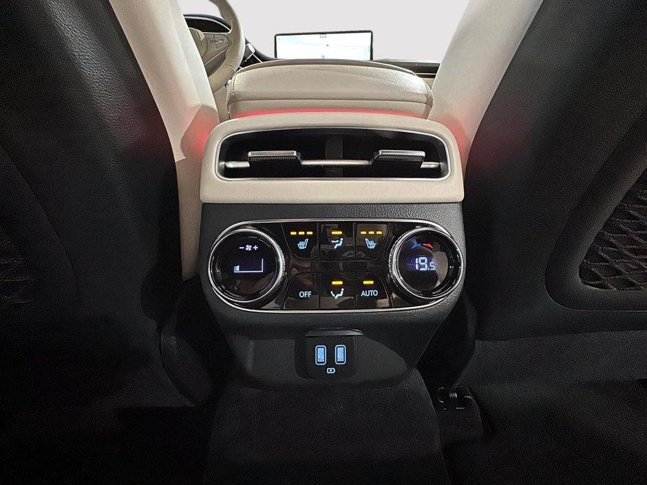 GENESIS Electrified GV70 PRESTIGE AWD TOIT PANORAMIQUE CUIR NAVIGATION 2023-38