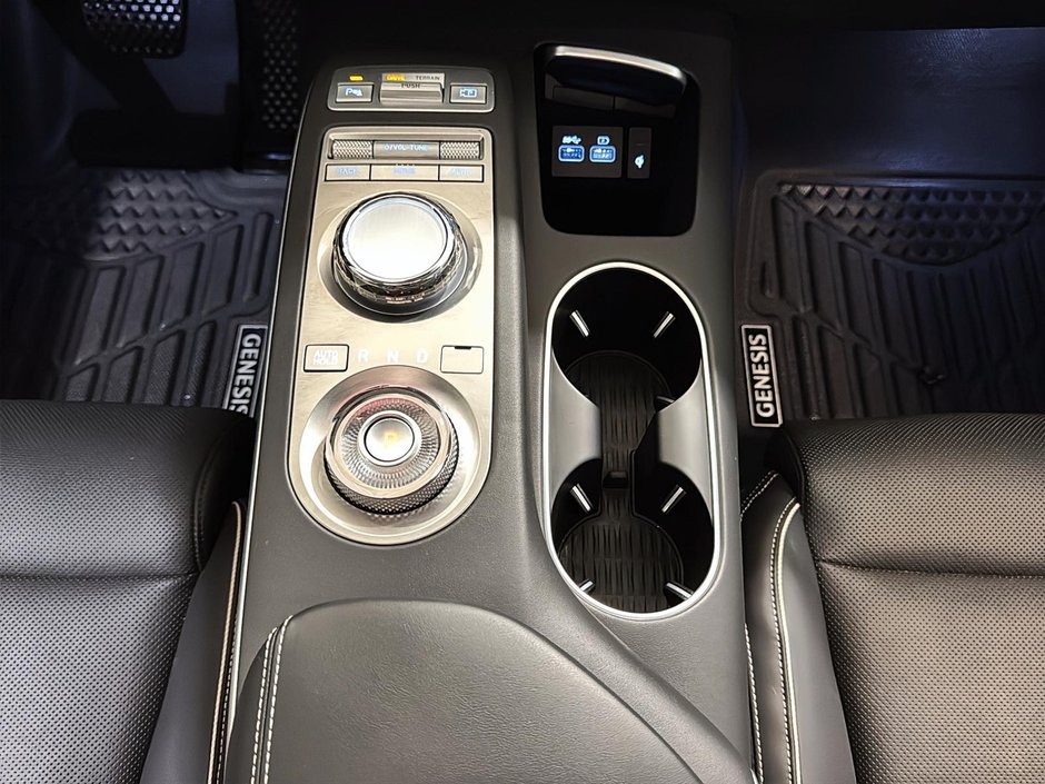 GENESIS Electrified GV70 PRESTIGE AWD TOIT PANORAMIQUE CUIR NAVIGATION 2024-20