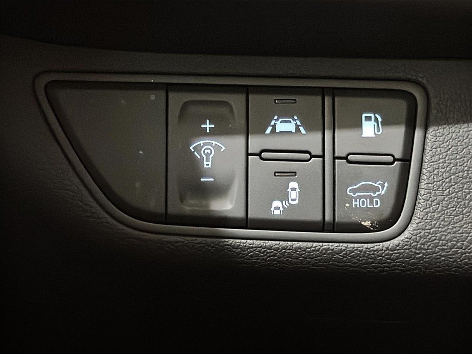 GENESIS G70 3.3T PRESTIGE CUIR TOIT CAMERA GPS 2021-35