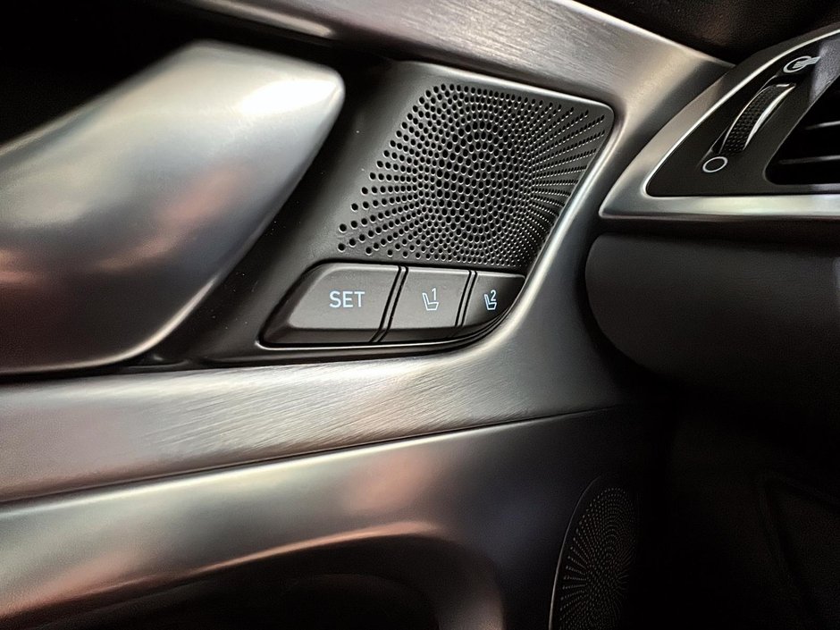 GENESIS G70 3.3T PRESTIGE CUIR TOIT CAMERA GPS 2021-36