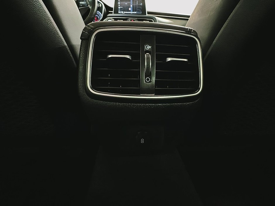 GENESIS G70 3.3T PRESTIGE CUIR TOIT CAMERA GPS 2021-39