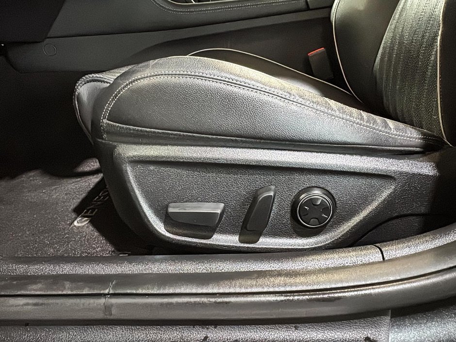 GENESIS G70 2.0T ELITE AWD CUIR TOIT SIEGES CHAUFFANTS CAMERA 2021-21